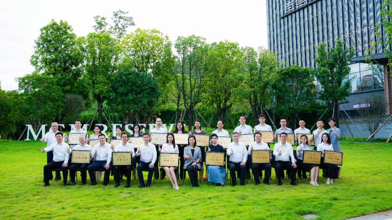 PG电子电气获评普洱市 “双强” 企业称号！